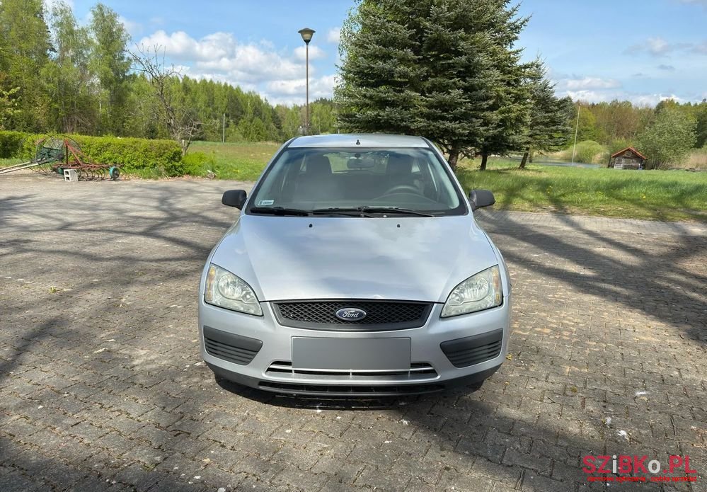 2005' Ford Focus photo #2