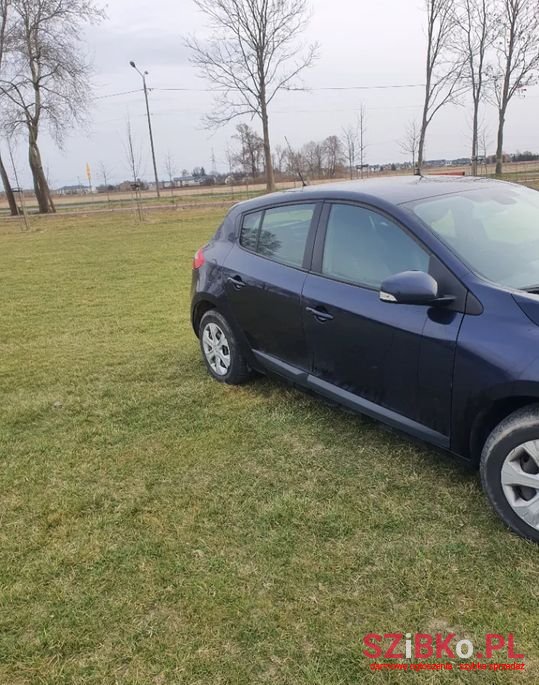 2008' Renault Megane photo #2