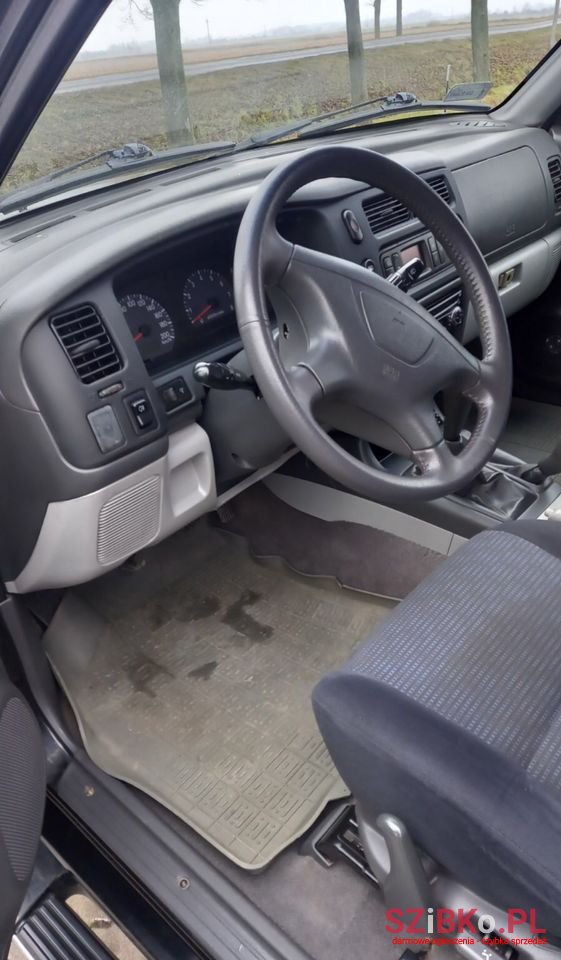 2002' Mitsubishi Pajero Sport photo #4