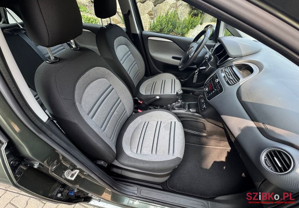 2010' Fiat Punto Evo photo #5