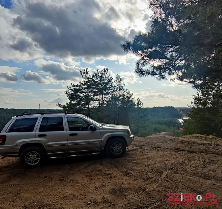2002' Jeep Grand Cherokee photo #3