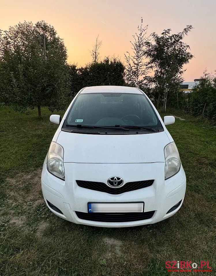 2011' Toyota Yaris 1.4 D-4D Active photo #1