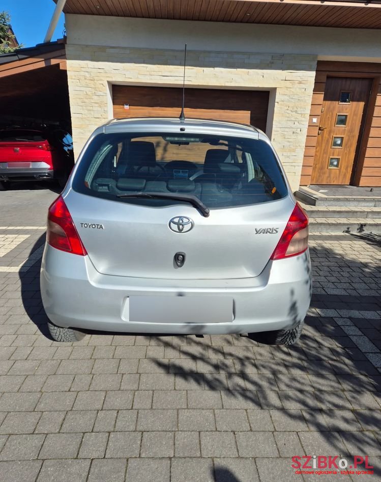 2008' Toyota Yaris photo #5