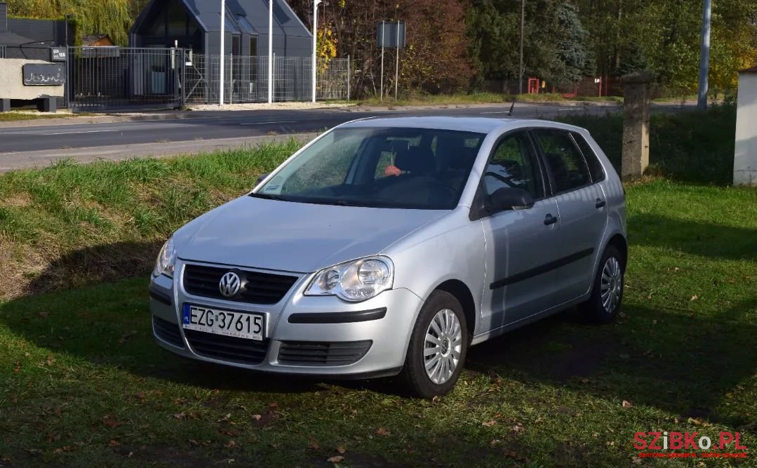 2005' Volkswagen Polo photo #6