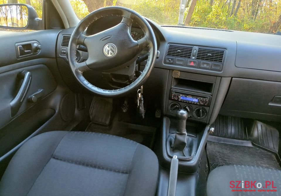 2006' Volkswagen Golf photo #5
