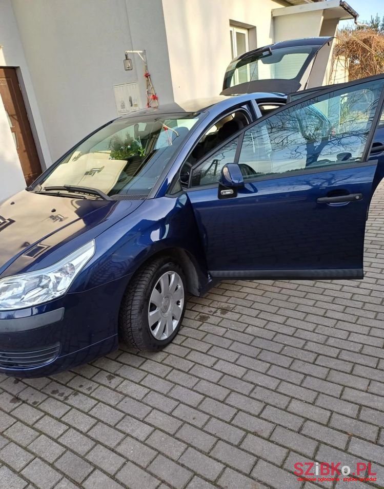 2007' Citroen C4 1.6 16V Confort photo #2