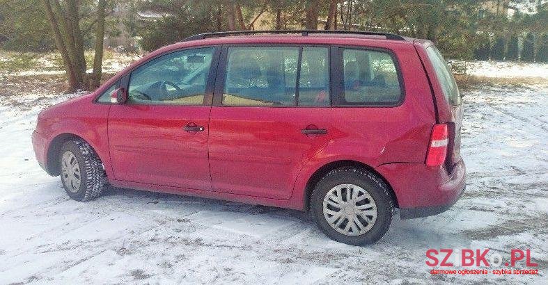 2005' Volkswagen Touran photo #1