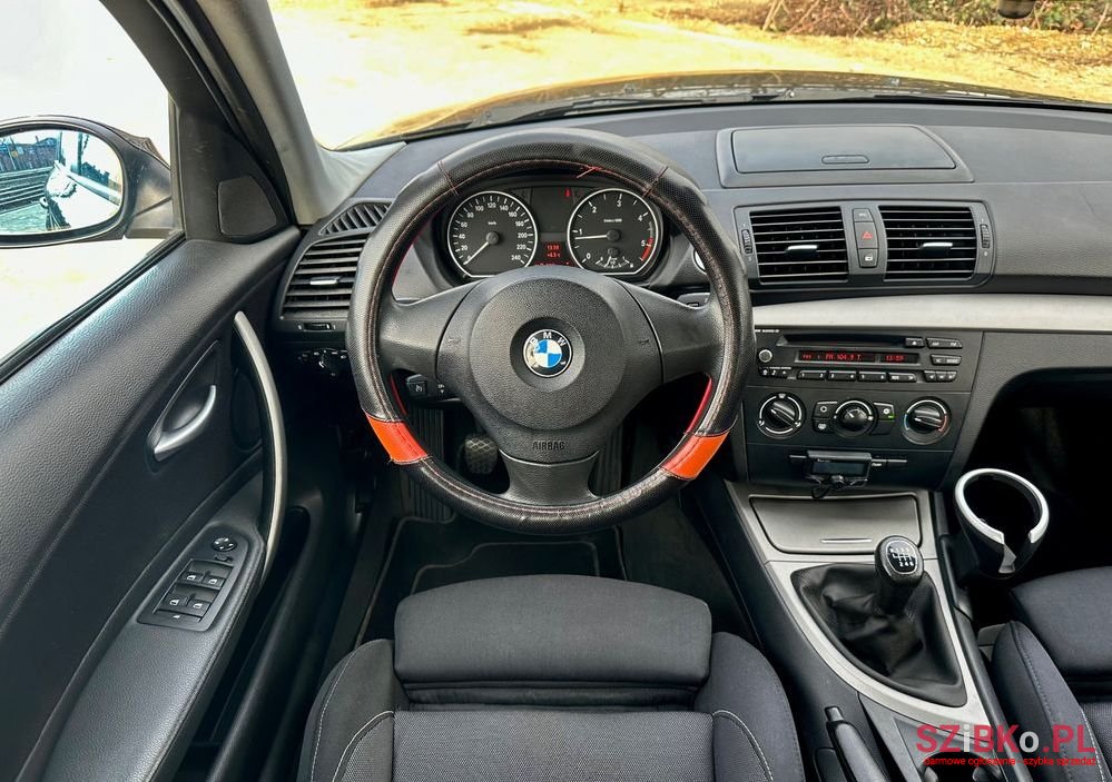 2008' BMW 1 Series 118D photo #6