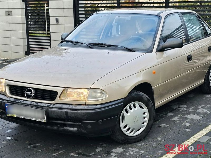 1999' Opel Astra 1.4 Base photo #1