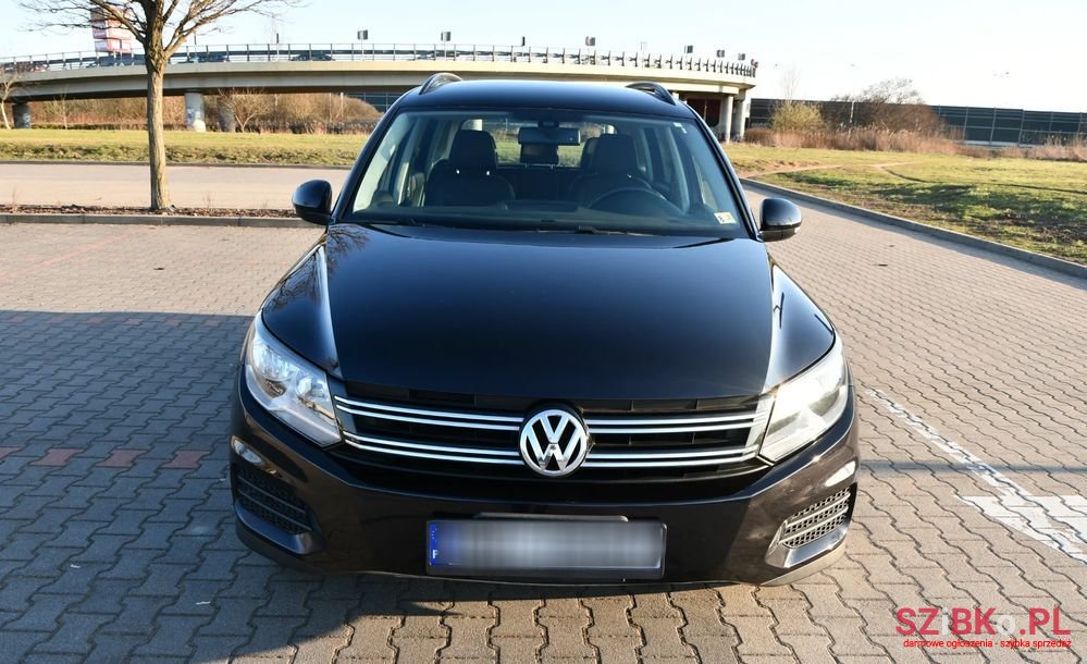 2016' Volkswagen Tiguan photo #3