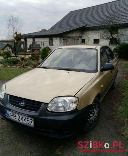 2004' Hyundai Accent photo #1