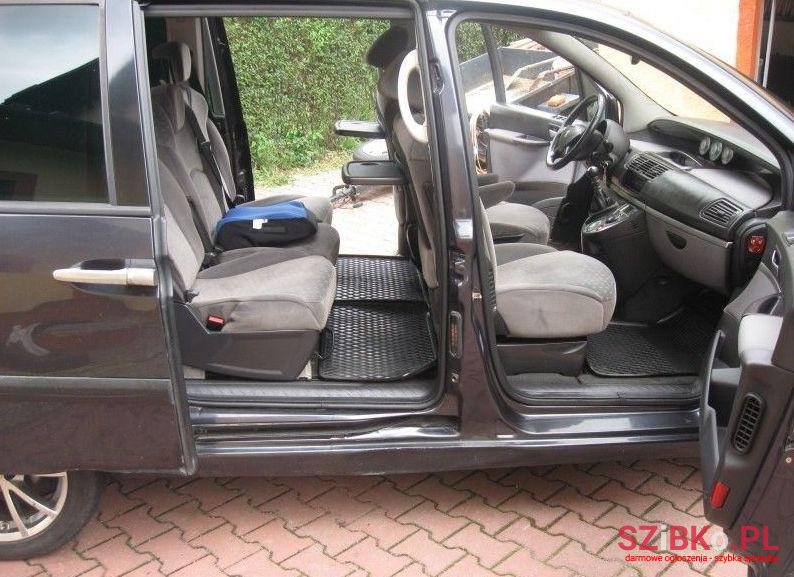 2004' Peugeot 807 photo #1