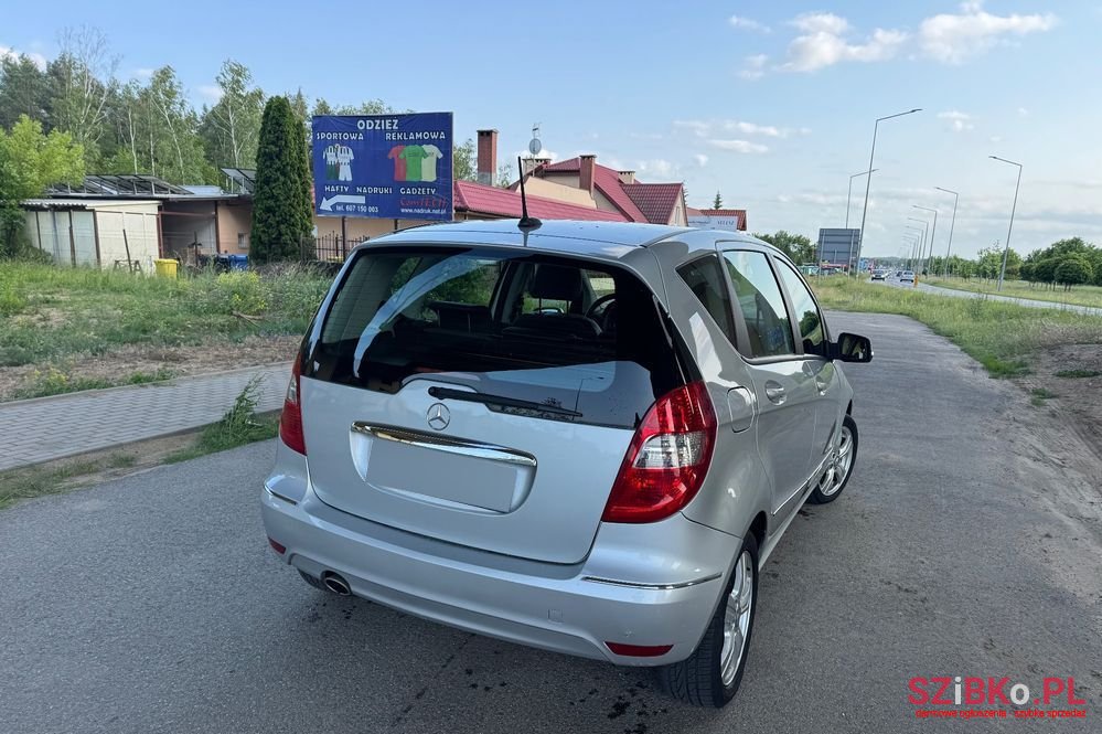 2010' Mercedes-Benz A-Class photo #3