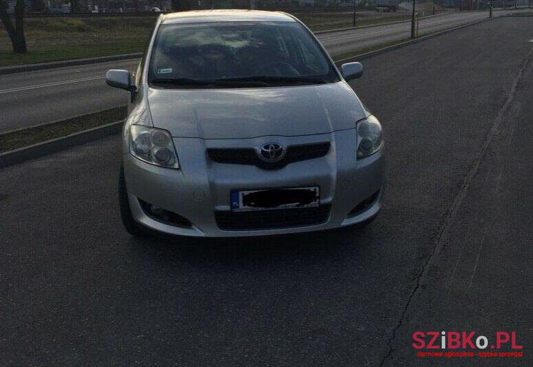 2007' Toyota Auris photo #1