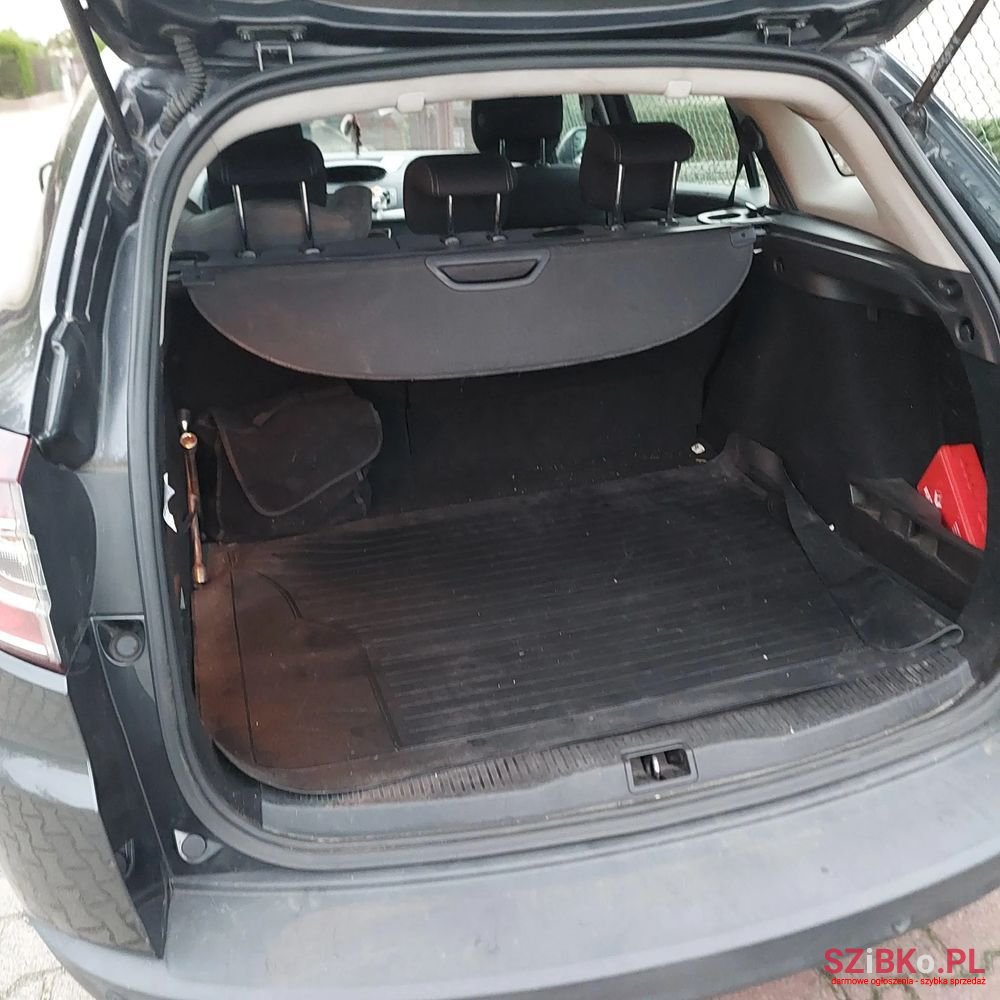 2009' Renault Megane photo #2