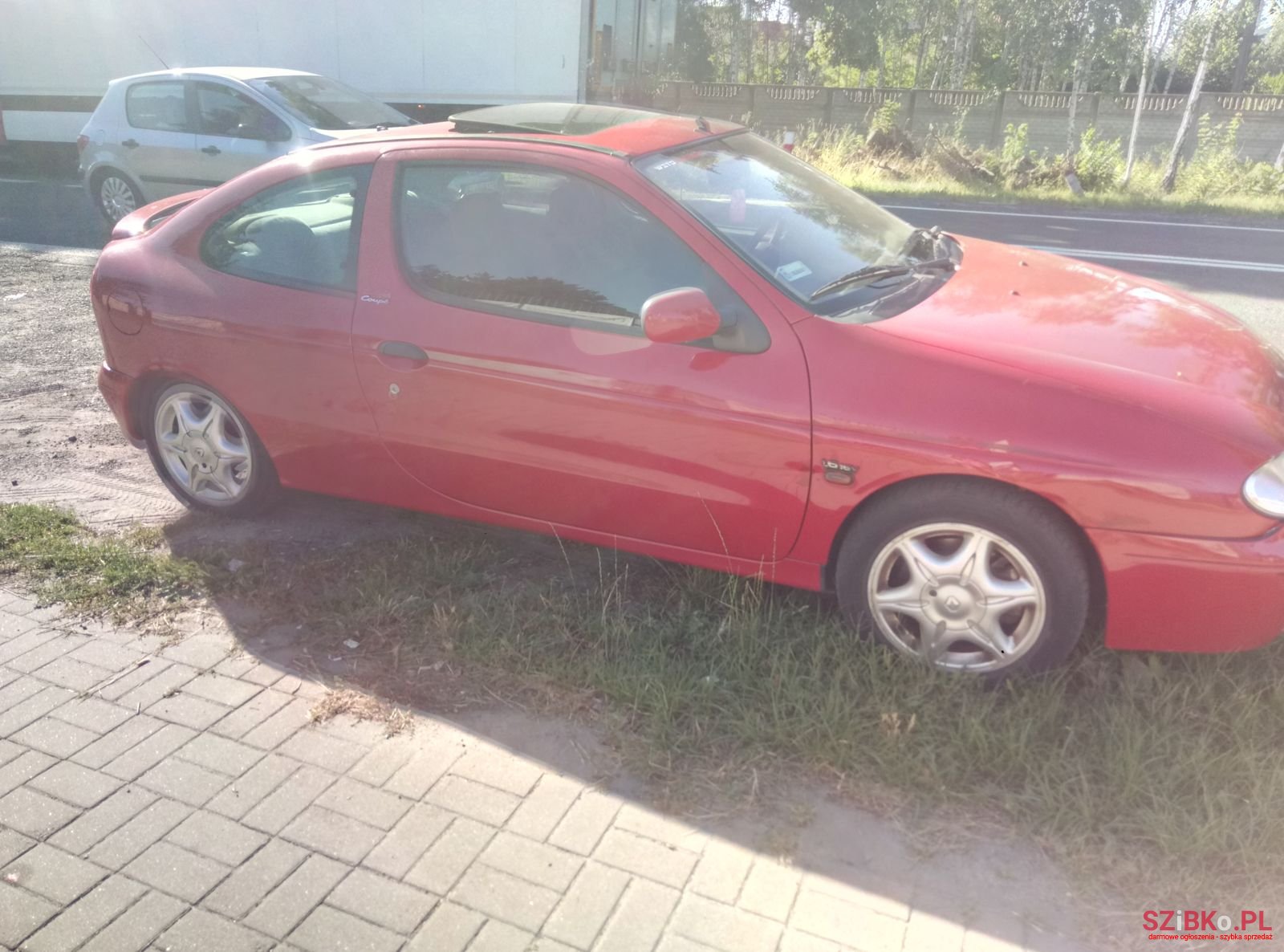 1999' Renault Megane photo #1