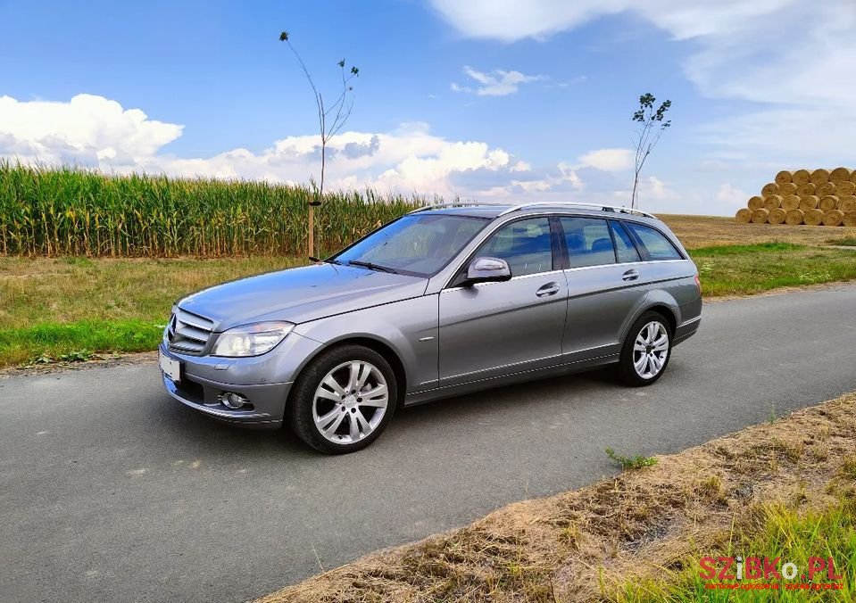 2009' Mercedes-Benz Klasa C photo #1