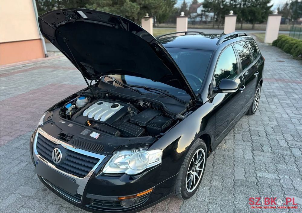 2006' Volkswagen Passat photo #2