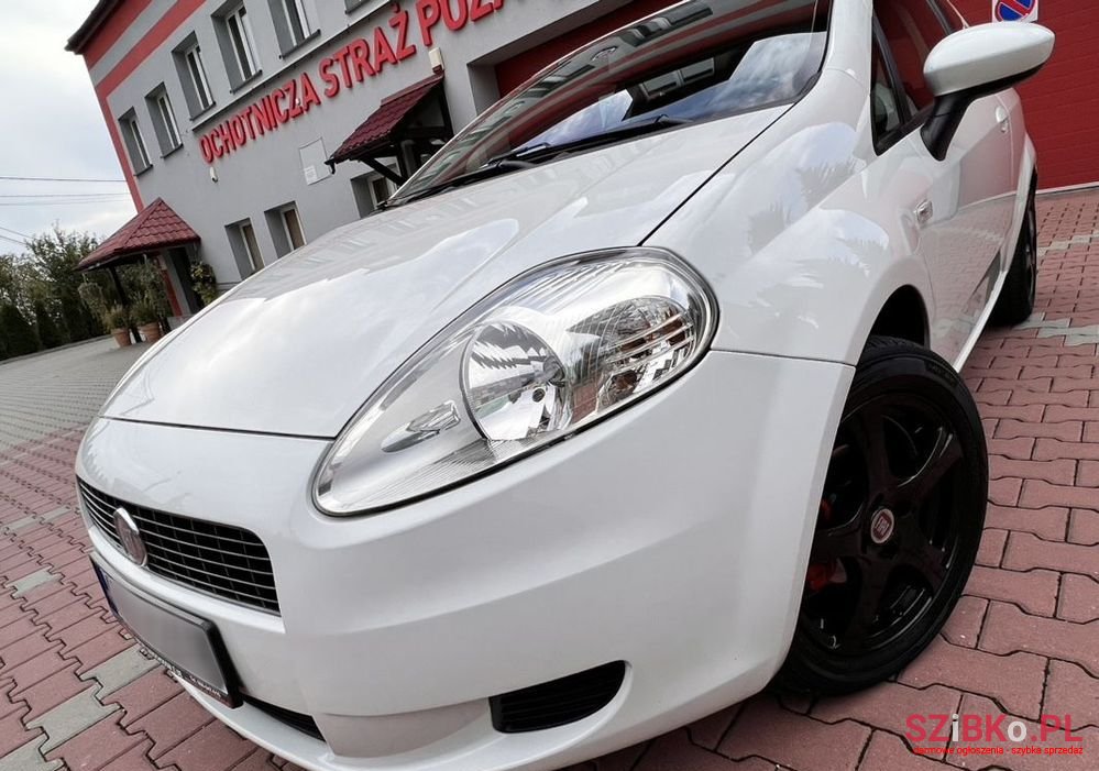 2009' Fiat Grande Punto photo #3