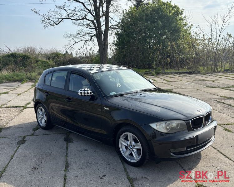 2005' BMW 1 Series 118D photo #2