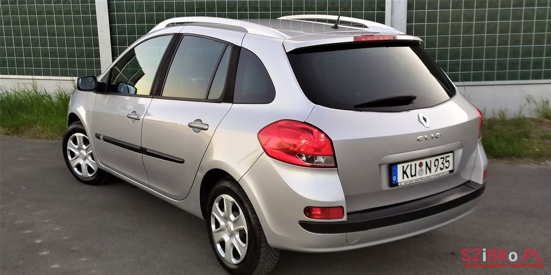 2008' Renault Clio photo #3