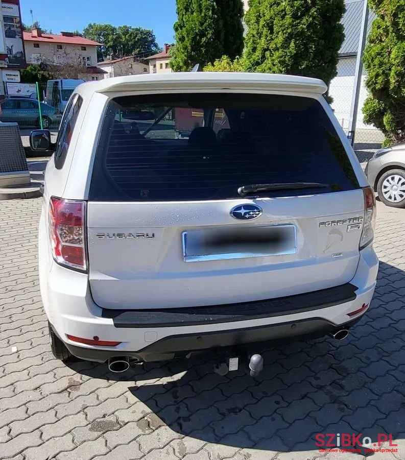 2011' Subaru Forester photo #4