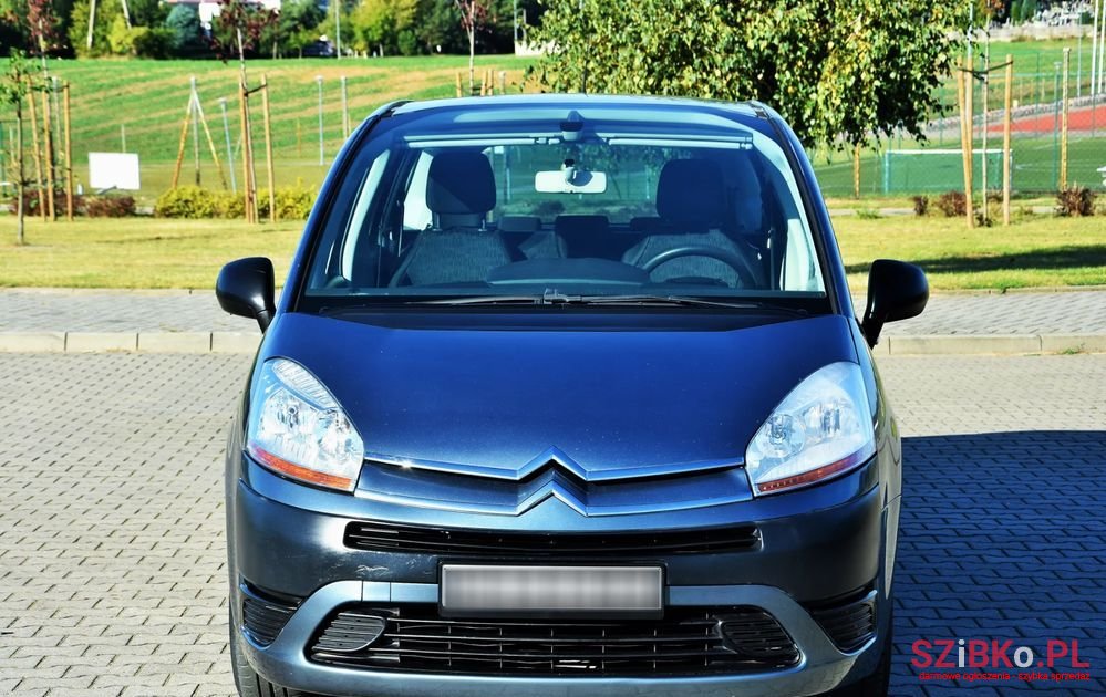 2007' Citroen C4 Grand Picasso photo #3