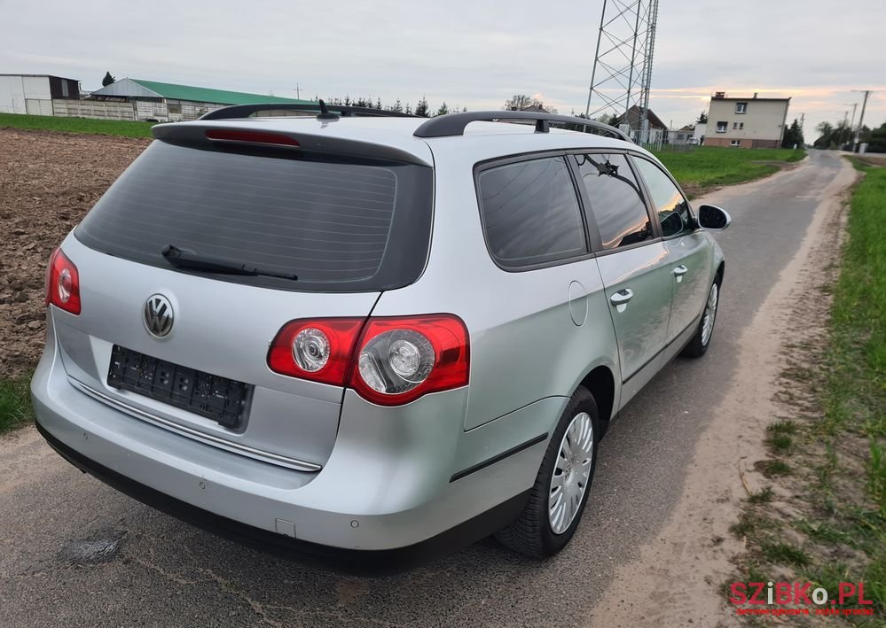 2008' Volkswagen Passat photo #3