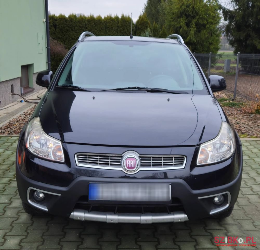 2009' Fiat Sedici photo #2