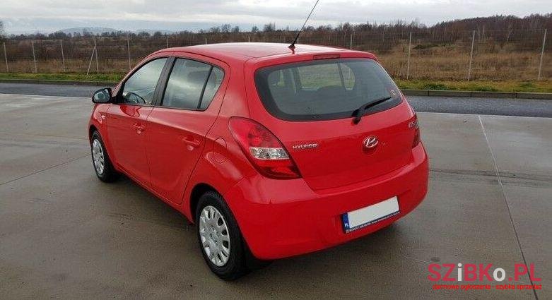 2011' Hyundai i20 photo #3