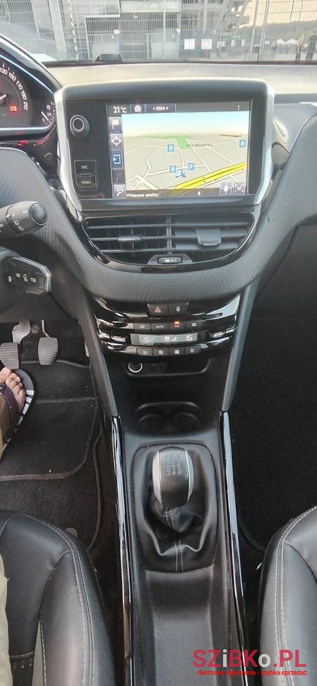 2015' Peugeot 2008 photo #6