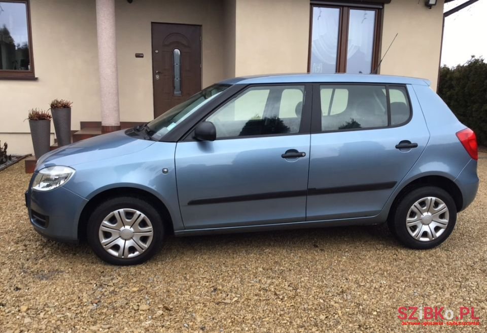 2009' Skoda Fabia photo #4