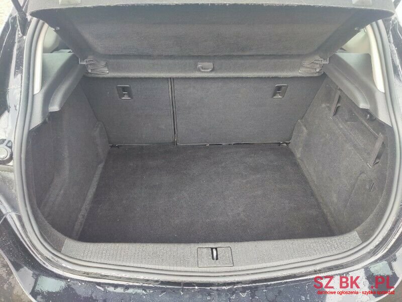 2011' Opel Astra photo #3