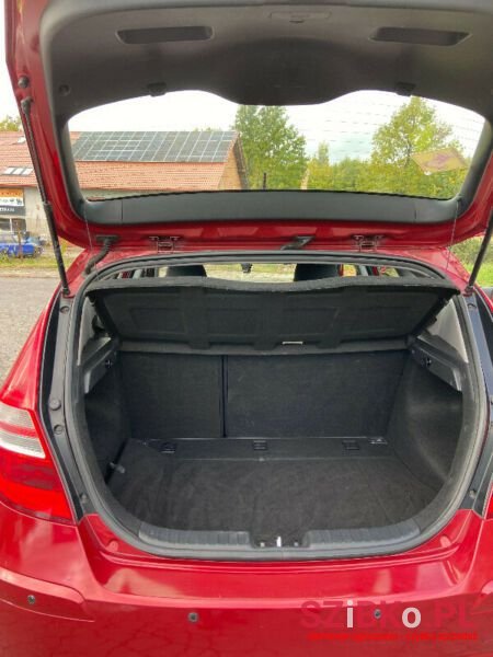 2011' Hyundai i30 photo #6