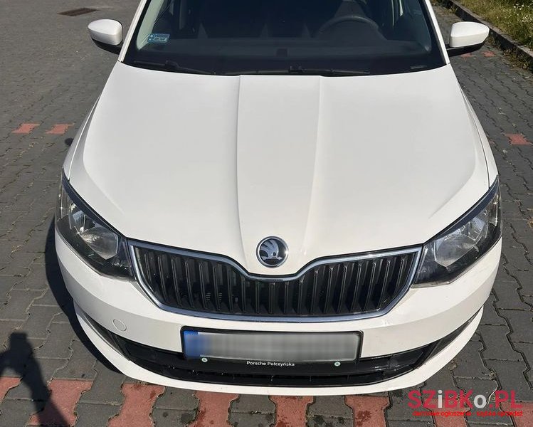 2017' Skoda Fabia 1.4 Tdi Ambition photo #6