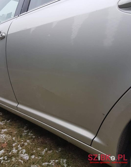 2005' Toyota Avensis photo #4