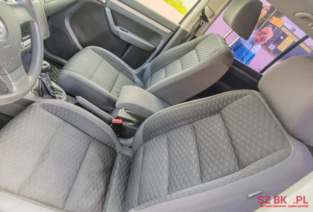 2007' Volkswagen Touran 2.0 Tdi Highline photo #5