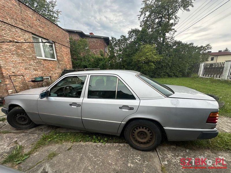 1992' Mercedes-Benz W124 photo #3