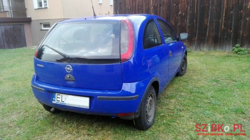 2005' Opel Corsa photo #2