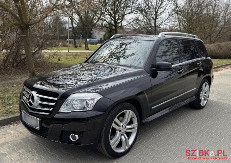2009' Mercedes-Benz GLK photo #1