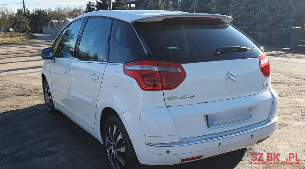 2008' Citroen C4 Picasso photo #6