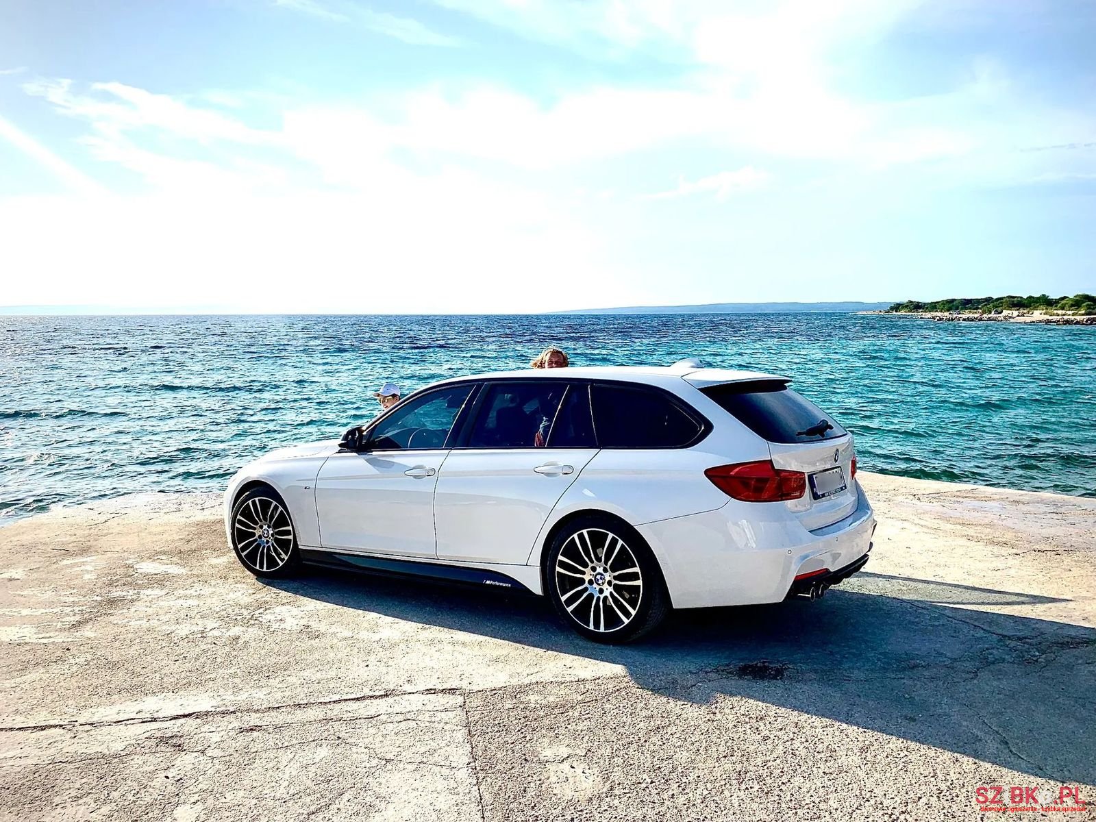 2016' BMW 3 Series photo #5