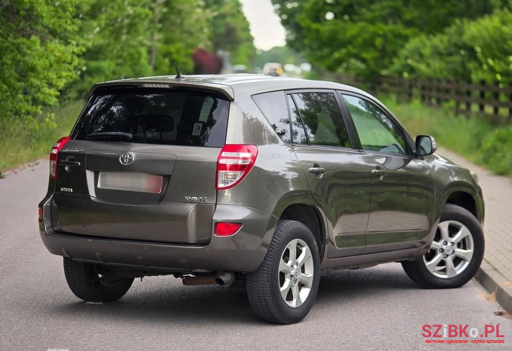 2010' Toyota RAV4 photo #3