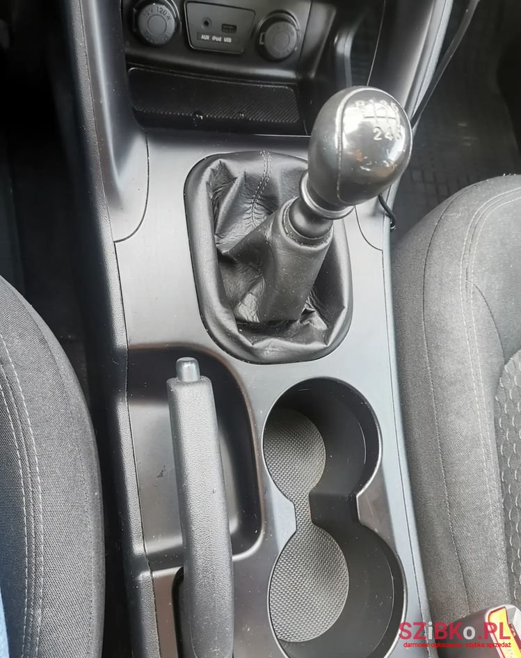 2011' Hyundai ix35 photo #6