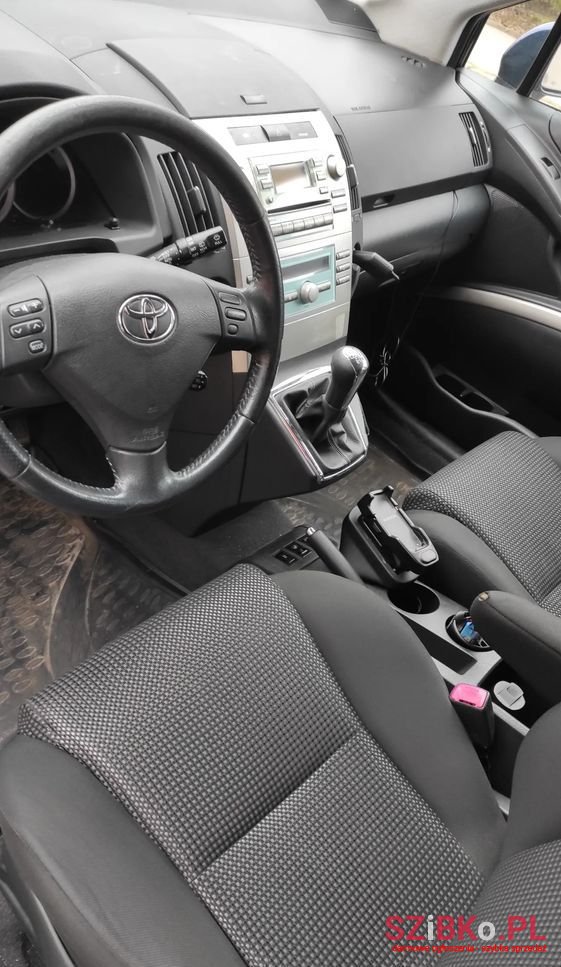 2006' Toyota Corolla Verso photo #5