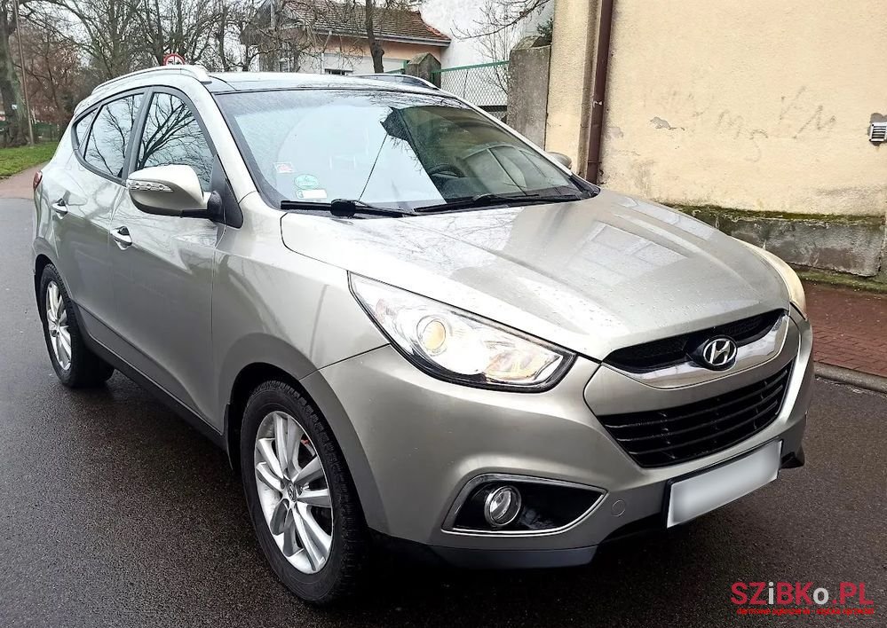 2010' Hyundai ix35 2.0 Crdi Style photo #2
