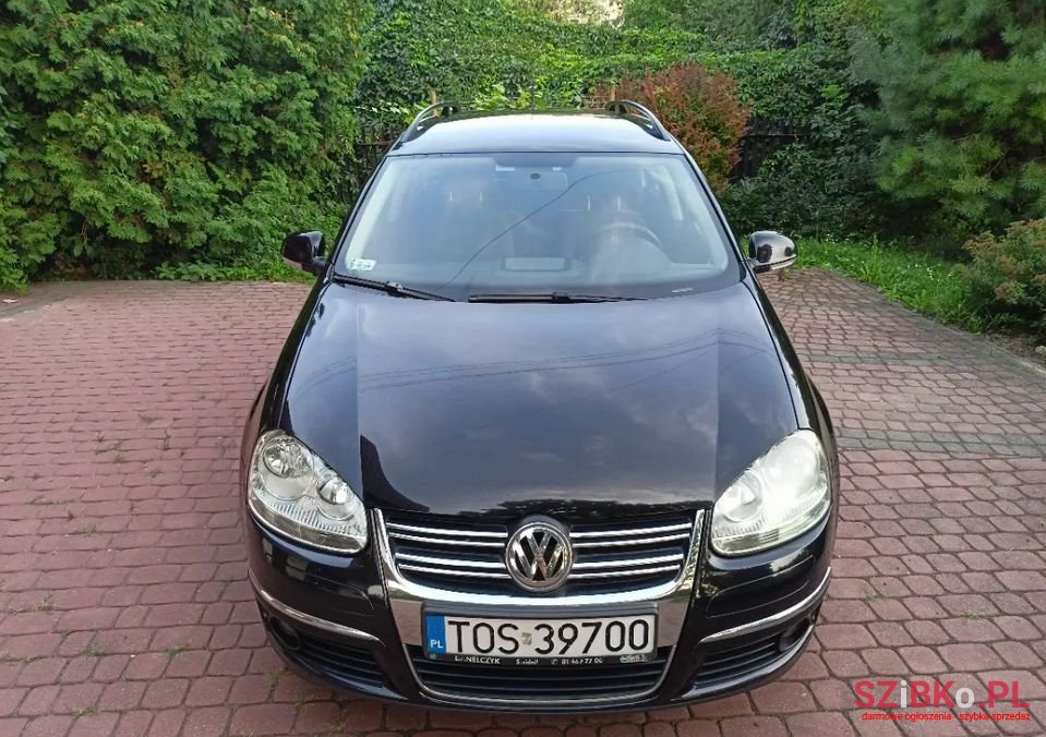 2008' Volkswagen Golf photo #5