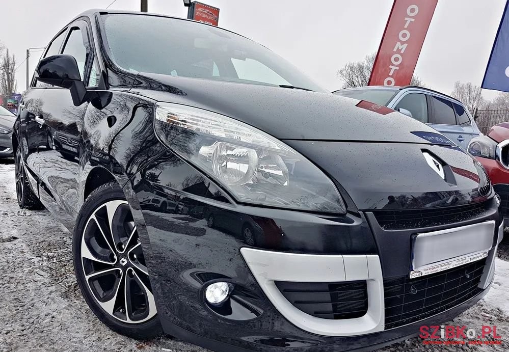 2011' Renault Scenic photo #1