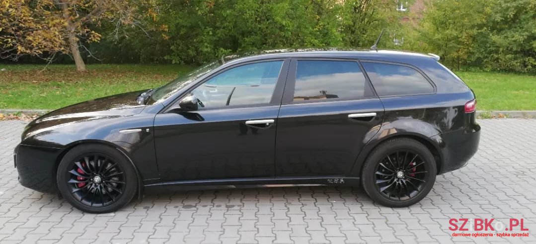 2011' Alfa Romeo 159 photo #2