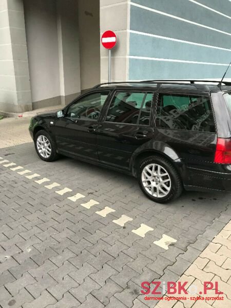 2003' Volkswagen Golf photo #4